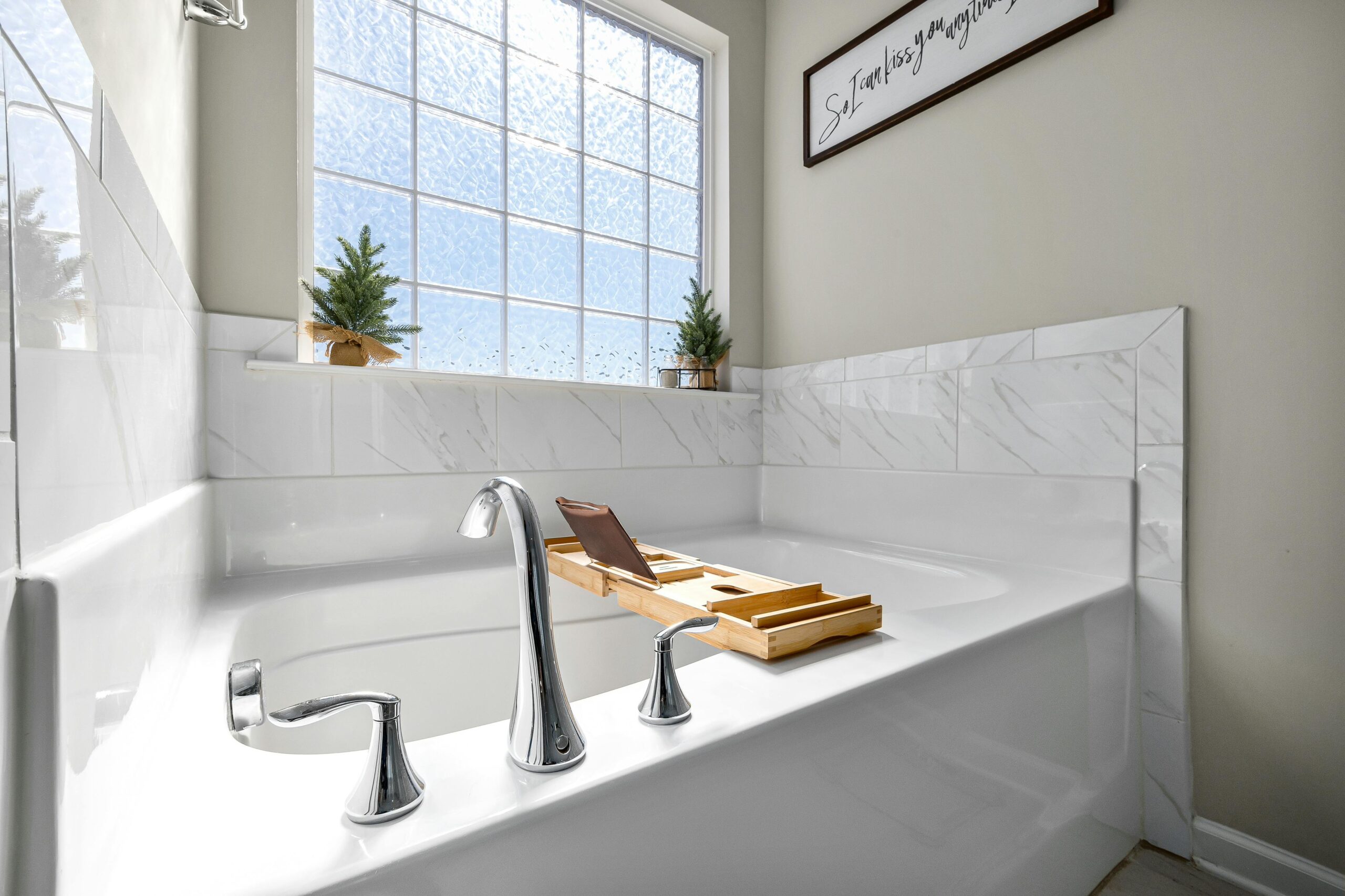 Airbnb Cleaning Pexels Curtis Adams 1694007 14495968 Scaled